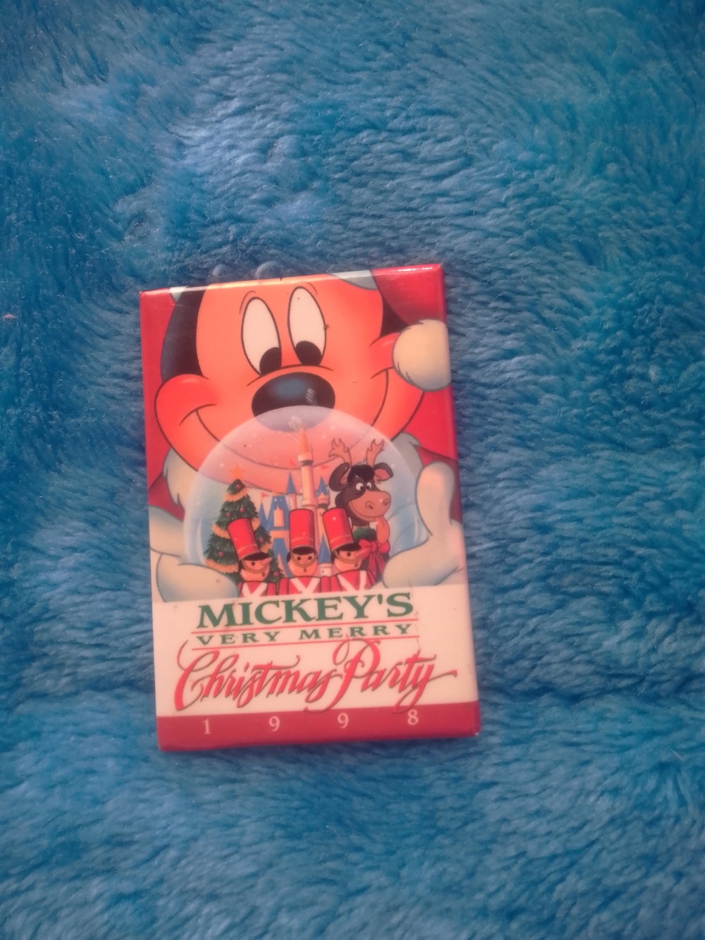 Disney Mickey's Very Merry Christmas Party 1998 Red Holiday Pin